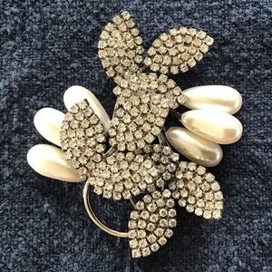 Vintage Rhinestone Brooch